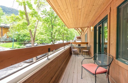 Aspen Apartment | Spacious 3/3 in Aspen's Core with Sauna!