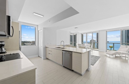 Hallandale Beach Apartment | Spacious 3-bedroom apartment with AC, fitness room in peaceful Hallandale Beach