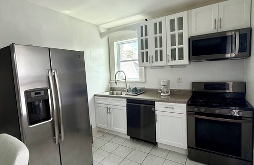 Belleville Apartment | Spacious 3-bedroom apartment