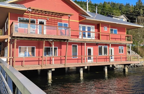Ketchikan Apartment | Spacious 3-bedroom apartment on the water in Ketchikan: Tongass Narrows