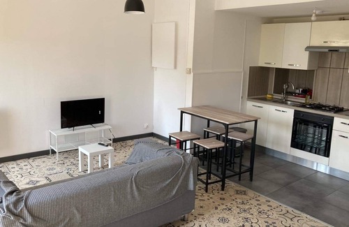 Longwy Apartment | Spacious 3-bedroom apartment 5 minutes walk to Longwy train station