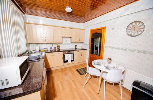 Lanark House | Spacious 3-bedroom House in South Lanarkshire