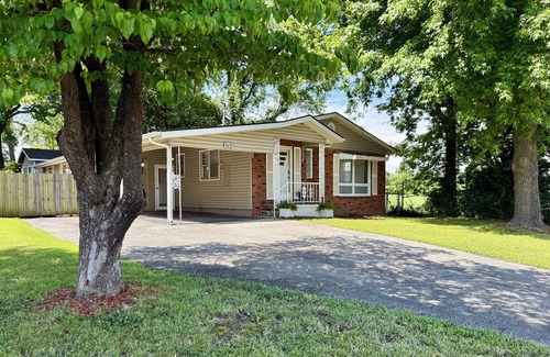 Springfield House | Spacious 3-bedroom house in lovely Springfield with two living rooms