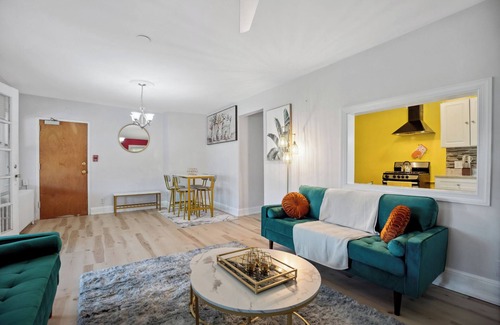 Takoma Park Apartment | Spacious 3-bedroom apartment in nice Takoma Park with a huge balcony