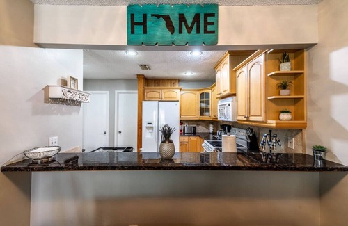 Orange Park House | Spacious 3 BR Near NAS Jax l BBQ, WiFi, DirecTV