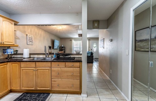 Orange Park House | Spacious 3 BR Near NAS Jax l BBQ, WiFi, DirecTV