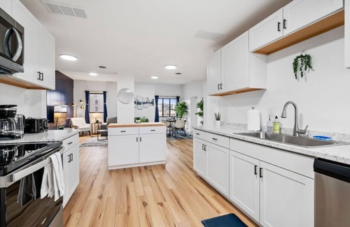 Friendship Apartment | Spacious 3 BR Suite w/Office! Central + Parking