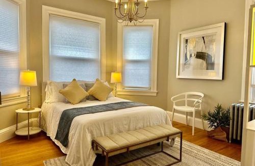 Wayland Apartment | Spacious 3B1B Fully Equipped Kitchen walk to Brown and RISD