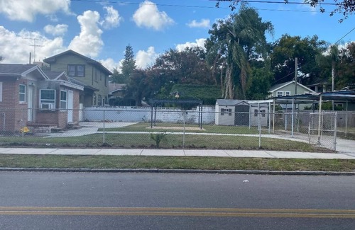 Tampa Heights House | Spacious 3bd 3bth home walking distance to Ybor City & Armature Works