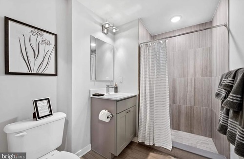 Mantua Condo | Spacious 3bd, 3bth in Philly. Near Universities, Zoo, Fairmount Park, many more!