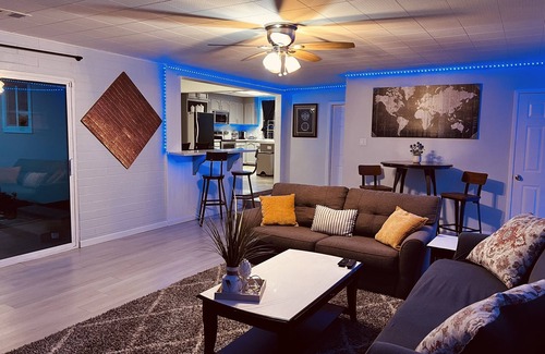 Citrus Heights House | Spacious 3bedroom: 70 inch 4K LED TV, Outdoor Firepit
