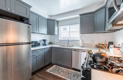 Del Aire House | Spacious 3BR/2BA Near LAX and Beaches