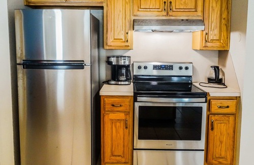 University Condo | Spacious 3BR/3BA Retreat Near Baylor & Downtown!