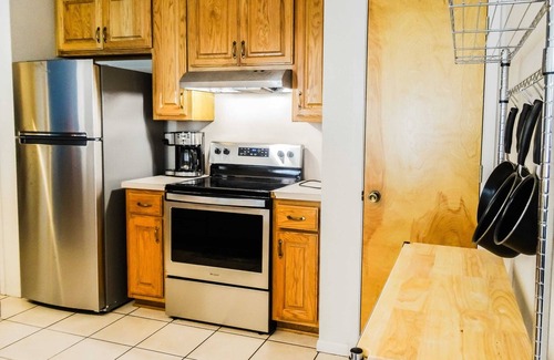 University Condo | Spacious 3BR/3BA Retreat Near Baylor & Downtown!