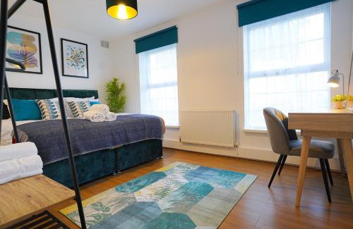 Chase Apartment | Spacious 3BR Apartment in Enfield, North London, Optimal for Contractors and Relocators