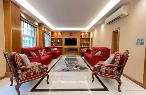 City of Westminster Apartment | Spacious 3BR Flat with AC 3 Ensuite Bidets Near Selfridges and Hyde Park