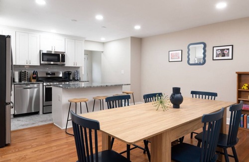 North Michigan Park House | Spacious 3BR Home Near Metro – Pet-Friendly & Perfect for Groups