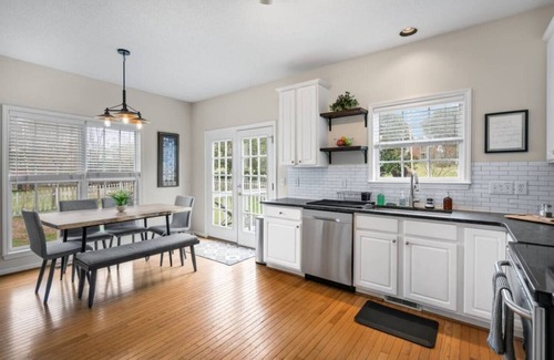 Northwest Raleigh House | Spacious 3BR Home w/Office, Yard & Fast Wi-Fi