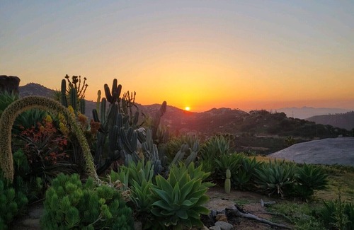 Ramona House | Spacious 3BR Retreat on 8 Acres with Pool/360 Views Near Golf & Wine Country
