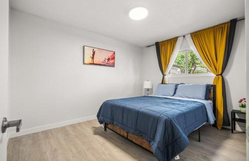 Southeast Calgary House | Spacious 3BR Southview Family Home , 14 Min to Airport, 8 Min to Downtown &Zoo