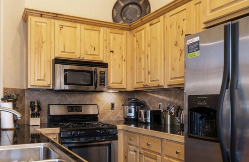 Winter Park House | Spacious 3BR townhouse w/hot tub & garage