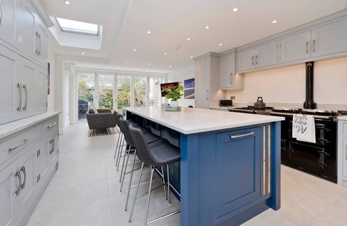 Northcote House | Spacious 4 Bed House, Battersea