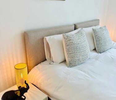 Southampton House | Spacious 4 Bed with Free Parking