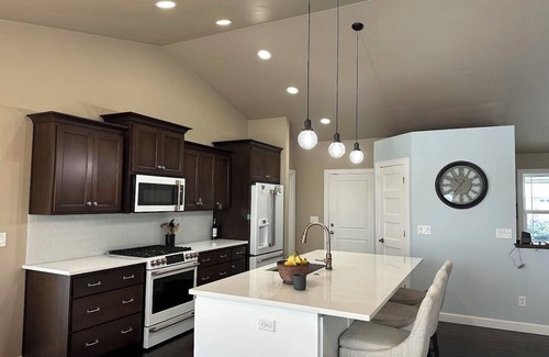 De Pere House | Spacious 4-bedroom, 3.5 bath house, 7 miles from Lambeau, for upcoming NFL draft