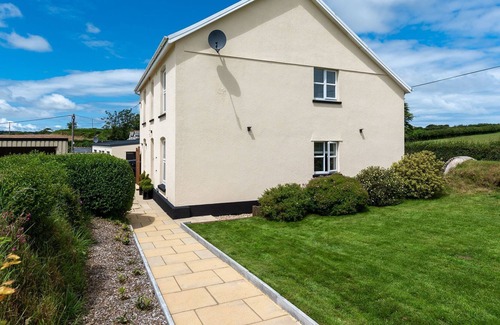 Kentisbury Other | Spacious 4-bedroom farmhouse in North Devon countryside with hot tub