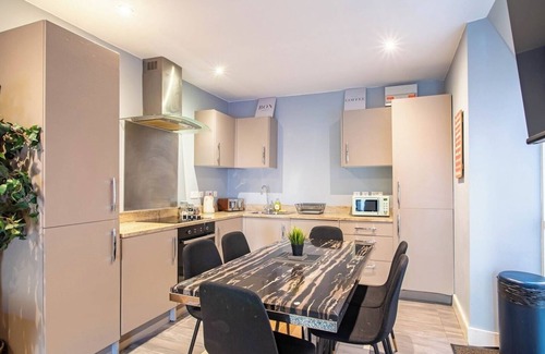 Neepsend House | Spacious 4-Bedroom House Near Tourist Attractions