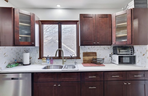Lake Ariel House | Spacious 4-bedroom house in peaceful Lake Ariel with WiFi, AC