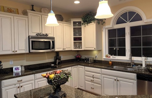 Maxwell House | Spacious 4-bedroom house with fitness room one mile from Geist - Fishers