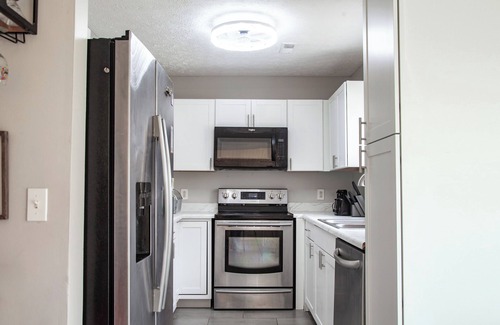 Antioch House | Spacious 4-bedroom house with WiFi and AC in vibrant Nashville