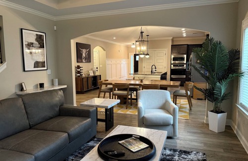 Auburn House | Spacious 4-bedroom home with Scenic Golf Views close to campus.