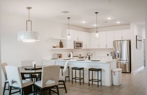 Glendale House | Spacious 4-bedroom house in Glendale