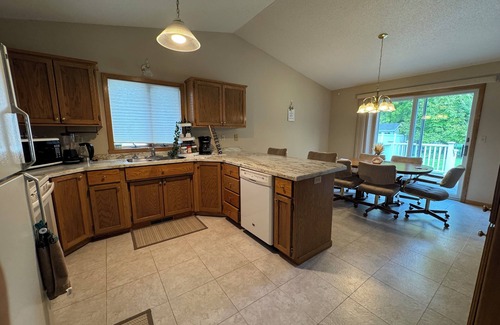 Moorhead House | Spacious 4-bedroom house in charming Moorhead with fitness room, WiFi