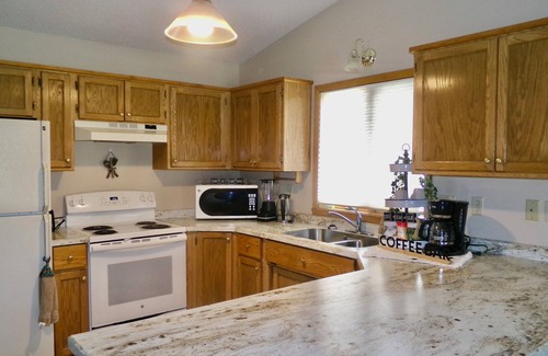 Moorhead House | Spacious 4-bedroom house in charming Moorhead with fitness room, WiFi