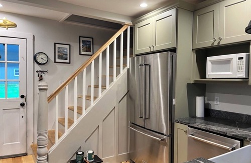 Round Pond House | Spacious 4-bedroom house in lovely Bristol with WiFi, walk to harbor