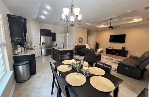 McAllen House | Spacious 4-bedroom house in charming McAllen with Pool