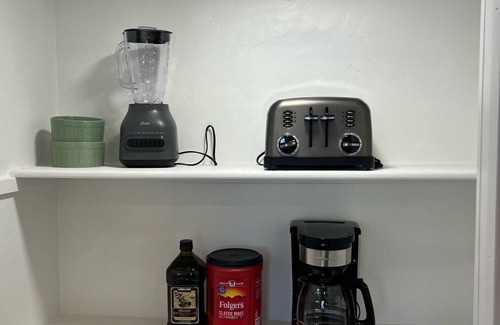 Encanto House | Spacious 4-bedroom house in Midtown Phoenix with fenced yard. Close to airport.