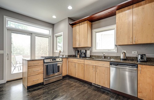 Lake Shangrila House | Spacious 4-bedroom Lake house with fitness room, sauna, optional pontoon boat