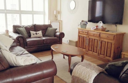 Rhyd-y-clafdy House | Spacious 4-bedroom town house in picturesque Pwllheli