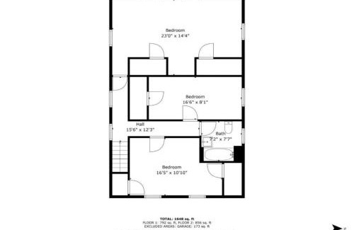 Cuyahoga Falls House | Spacious 4 Bedroom Sleeps 10 with Sauna and Hot Tub