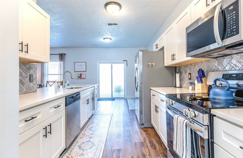 Phenix City House | Spacious 4-bedroom house close to Ft Moore/Ft Benning, in Phenix City with AC