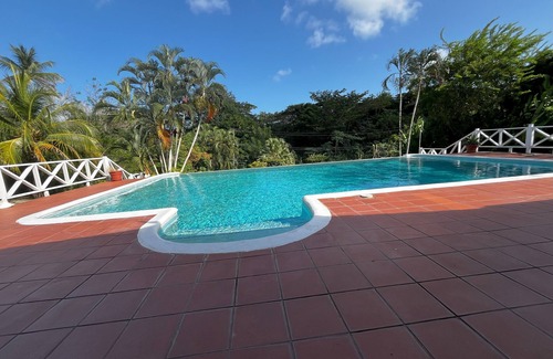 Plymouth Villa | Spacious 4-bedroom villa with en-suite baths, AC and WiFi in gorgeous Plymouth