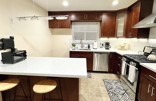Fremont House | Spacious 4-bedroom with AC and WiFi in peaceful Fremont