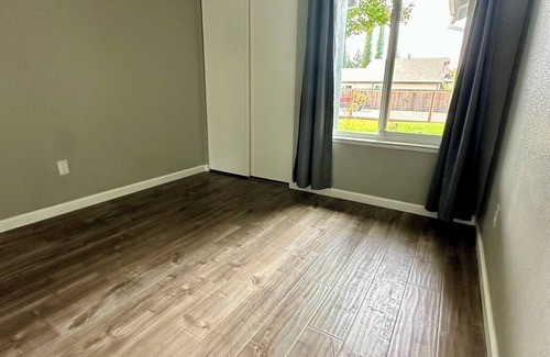 Sacramento House | Spacious 4BD/2BA single story family home in safe and quiet neighborhood