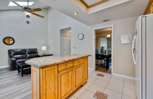 Orangevale House | Spacious 4bd house with yard in quiet neighborhood, close to shopping & freeway