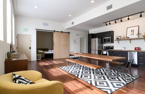 South Pointe Apartment | SPACIOUS 4bd2ba Best Neighborhood Walk to Beach