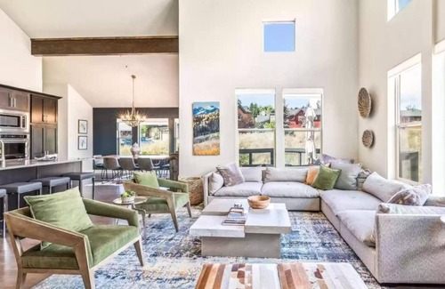 Pinebrook House | Spacious 4BR 3.5BA Luxury Mountain Sleeps10!STUNNING VIEWS, near top attractions